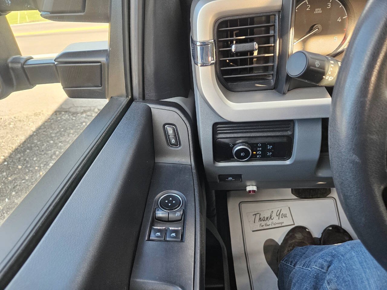 Used 2023 Ford F550 4x4 Regular Cab Super Duty w/ Snow Plow Prep Package image 19