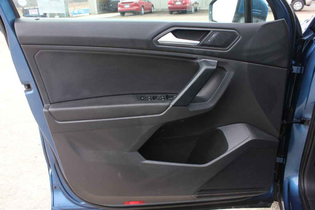 Used 2019 Volkswagen Tiguan SE image 26