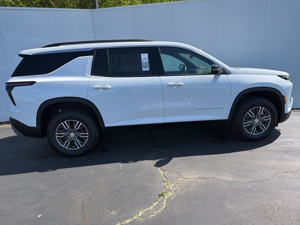 New 2026 Chevrolet Traverse LT w/ Driver Confidence Package AWD/4WD image 3