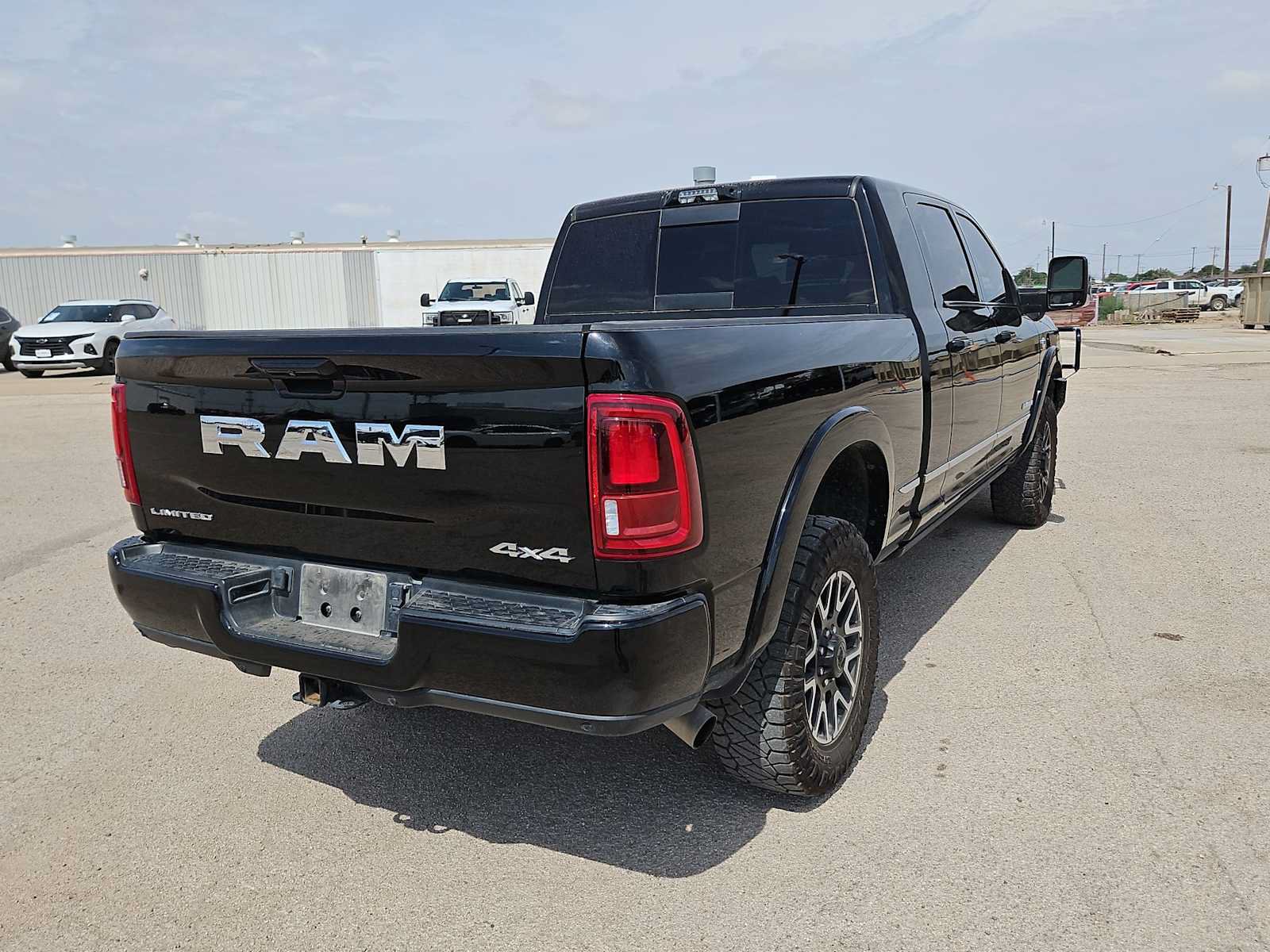 Used 2025 RAM 2500 Limited AWD/4WD image 8