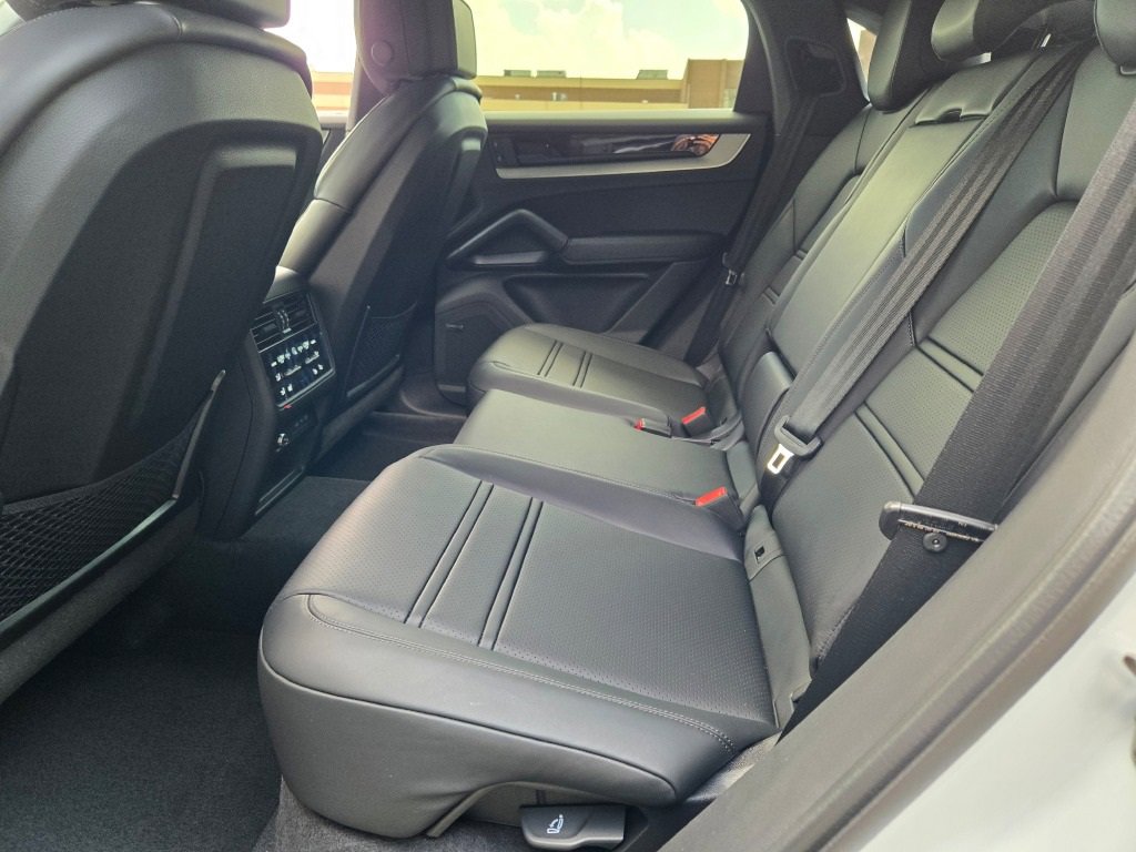 New 2026 Porsche Cayenne Coupe image 33