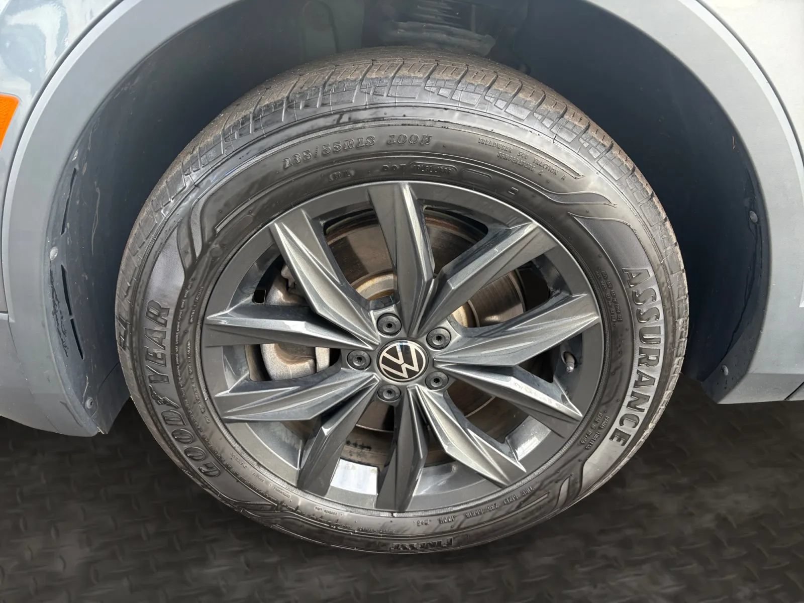 Used 2024 Volkswagen Tiguan SE w/ Panoramic Sunroof Package AWD/4WD image 36