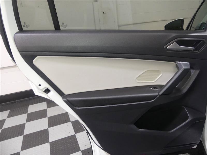 Used 2019 Volkswagen Tiguan SE w/ Panoramic Sunroof Package image 25