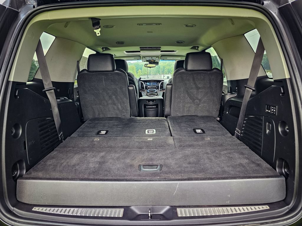 Used 2020 Cadillac Escalade Luxury w/ Escalade Sport Edition RWD image 42