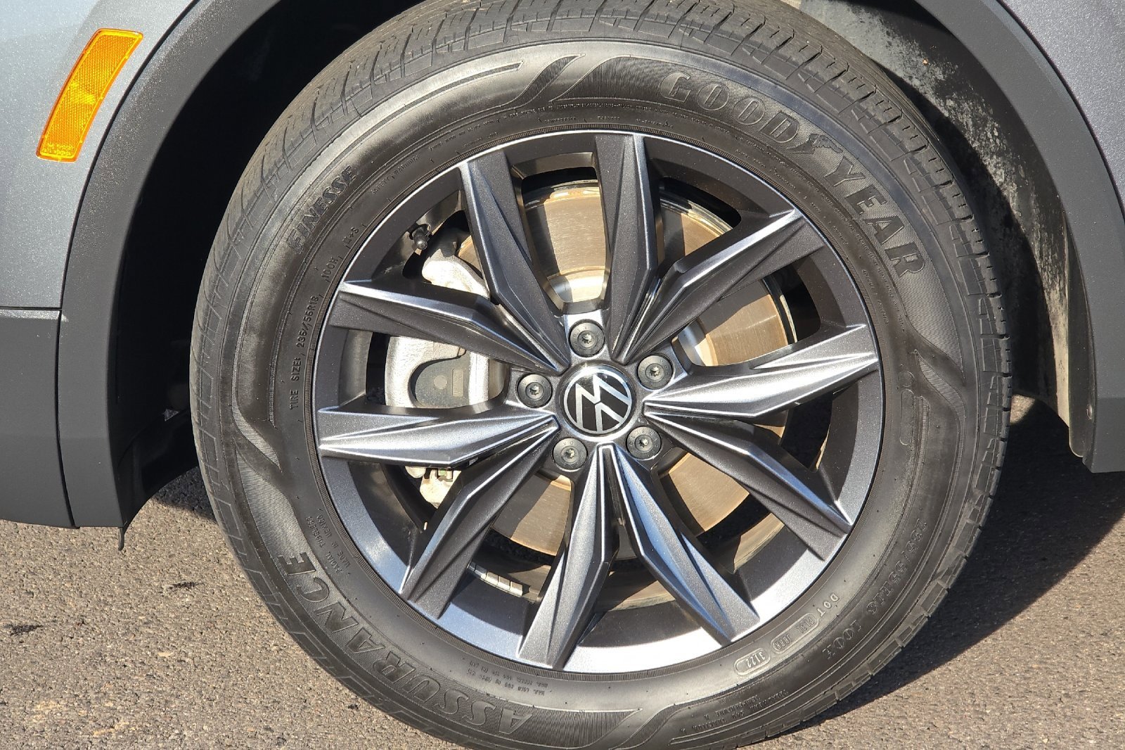 Used 2022 Volkswagen Tiguan SE image 31