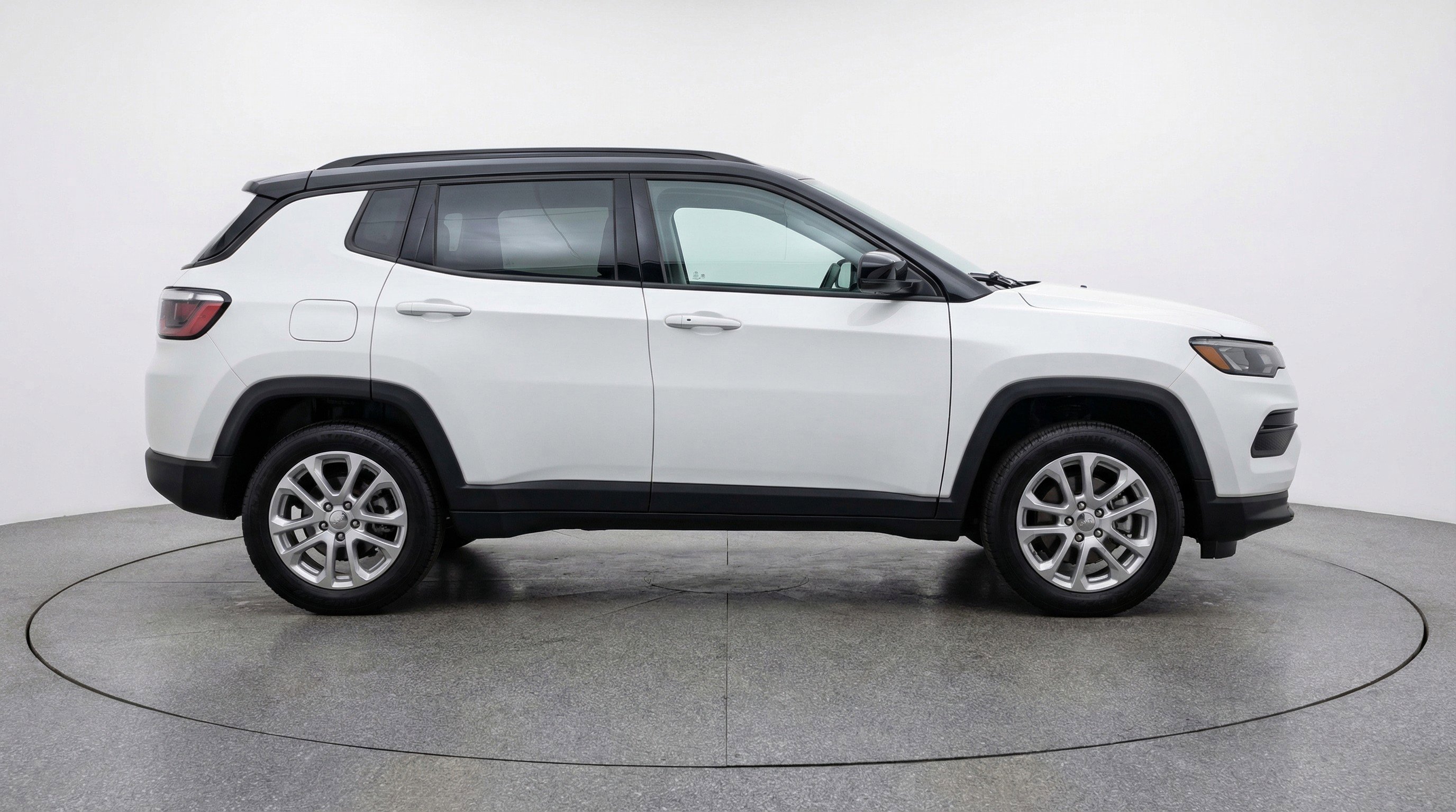Used 2025 Jeep Compass Limited AWD/4WD image 11