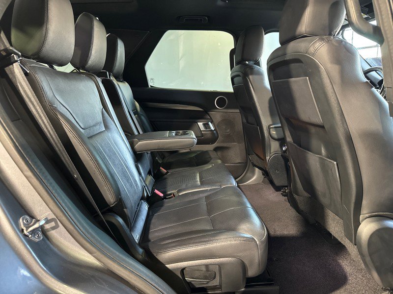Used 2017 Land Rover Discovery HSE image 73