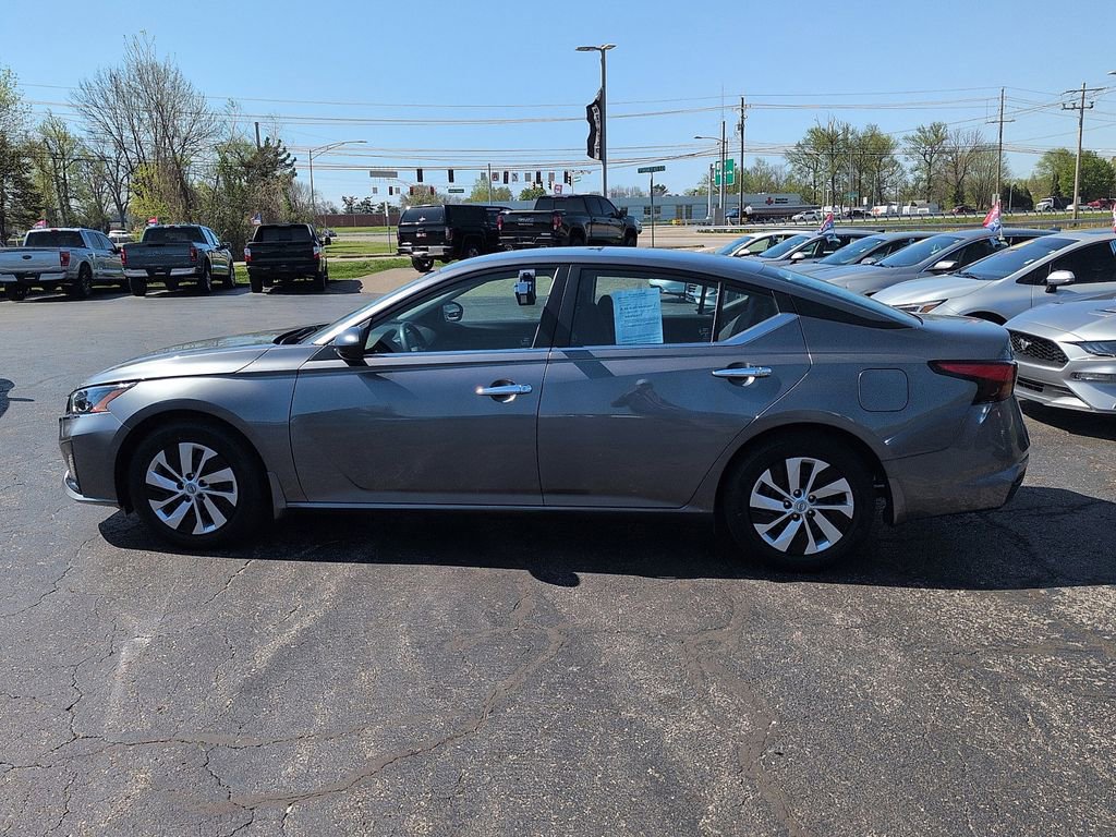 Used 2024 Nissan Altima 2.5 S FWD image 4