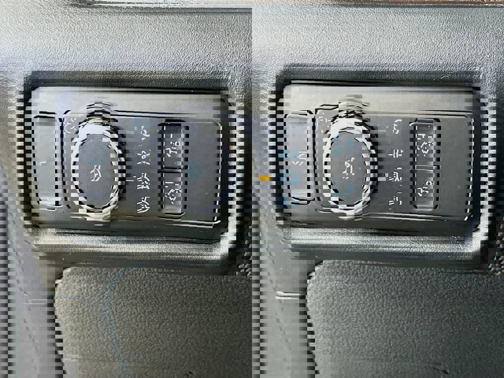 Certified 2021 Ford Explorer Platinum w/ Equipment Group 601A image 27