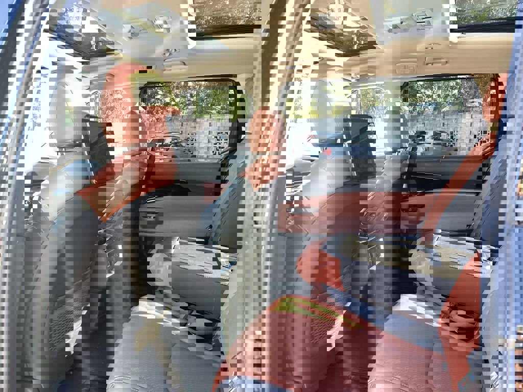 Certified 2024 Kia Carnival SX Prestige image 16