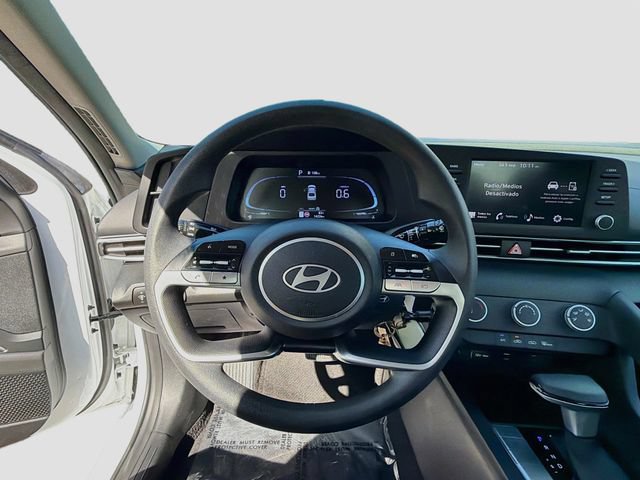 Certified 2024 Hyundai Elantra SE FWD image 11