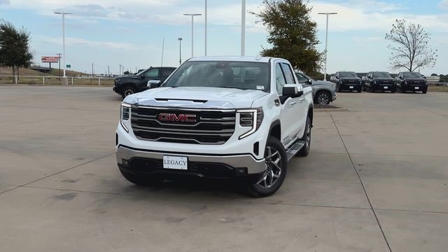 New 2026 GMC Sierra 1500 SLT image 4
