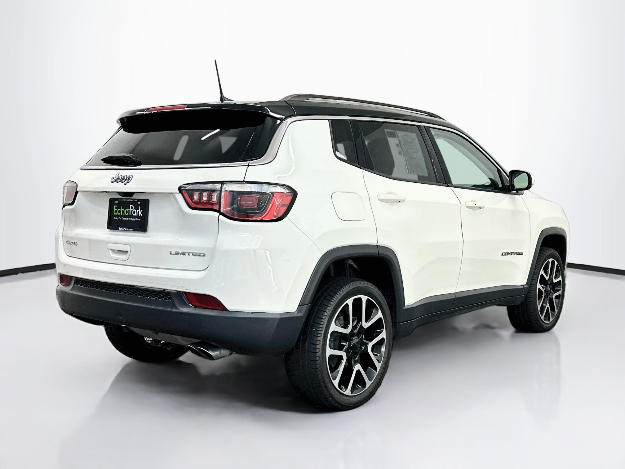 Used 2018 Jeep Compass Limited AWD/4WD image 9