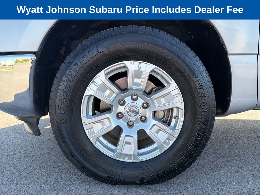 Used 2018 Nissan Titan SV AWD/4WD image 2