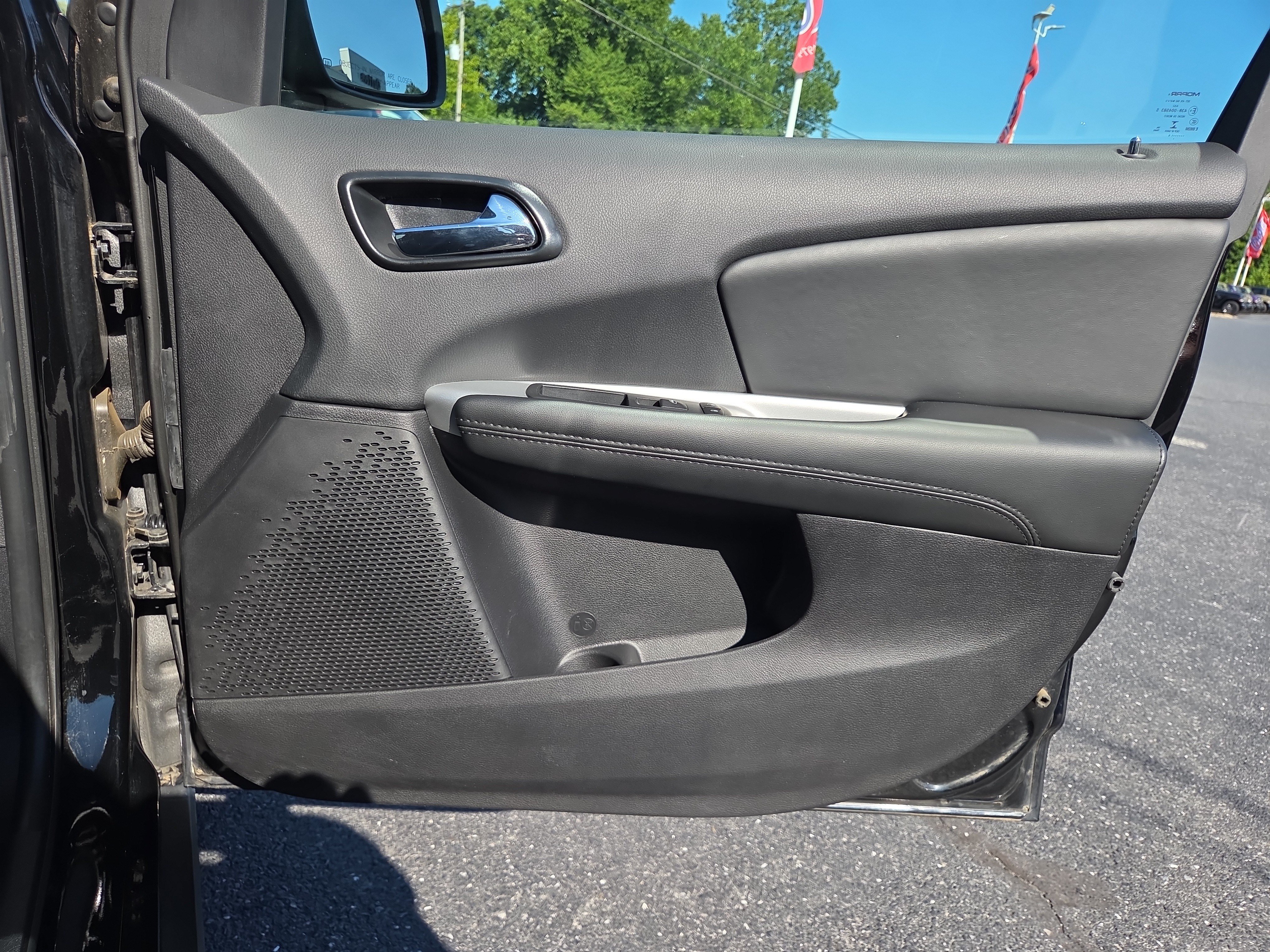 Used 2019 Dodge Journey SE FWD image 18