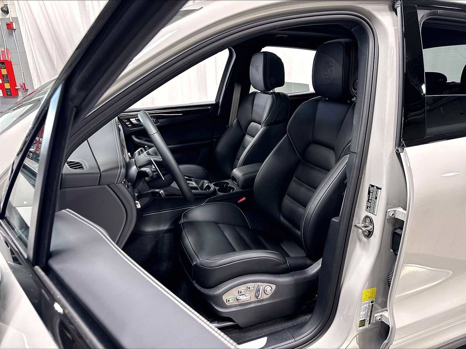 New 2026 Porsche Macan S AWD/4WD image 5