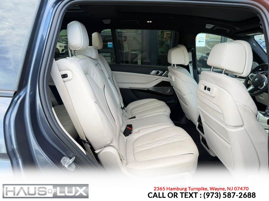 Used 2020 BMW X7 M50i w/ Dynamic Handling Package AWD/4WD image 21