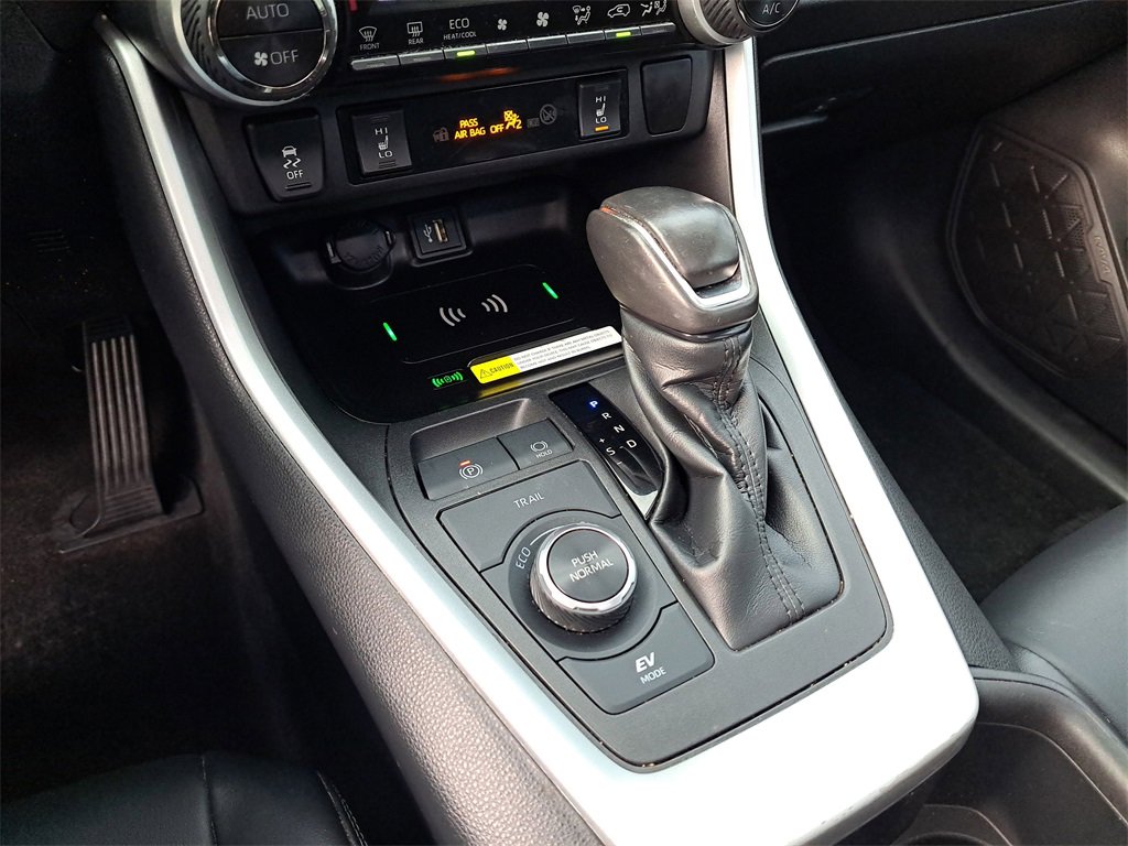 Used 2023 Toyota RAV4 XLE Premium image 21