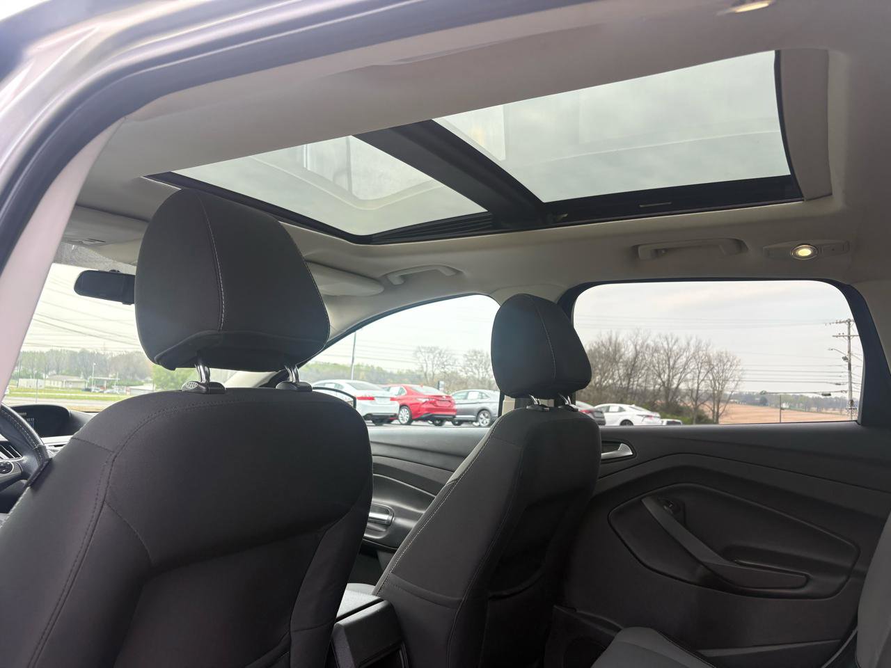 Used 2015 Ford Escape SE image 16