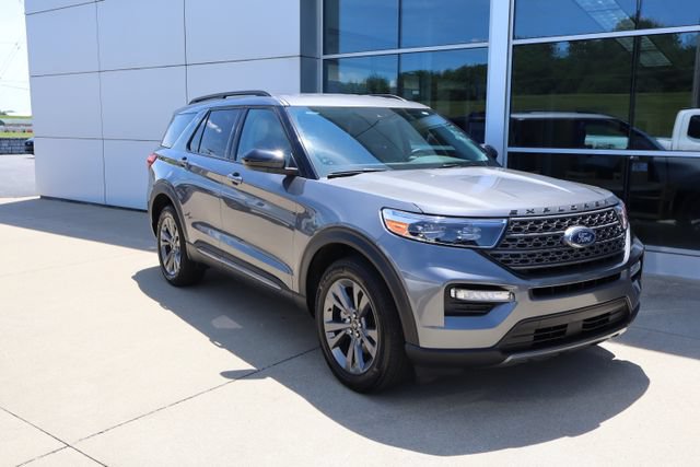 Certified 2024 Ford Explorer XLT w/ Equipment Group 202A AWD/4WD image 7