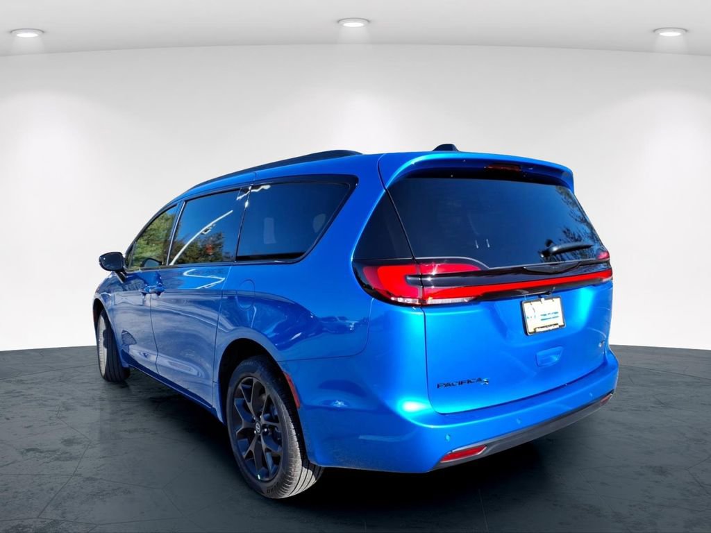 New 2026 Chrysler Pacifica Select w/ S Appearance Package AWD/4WD image 7