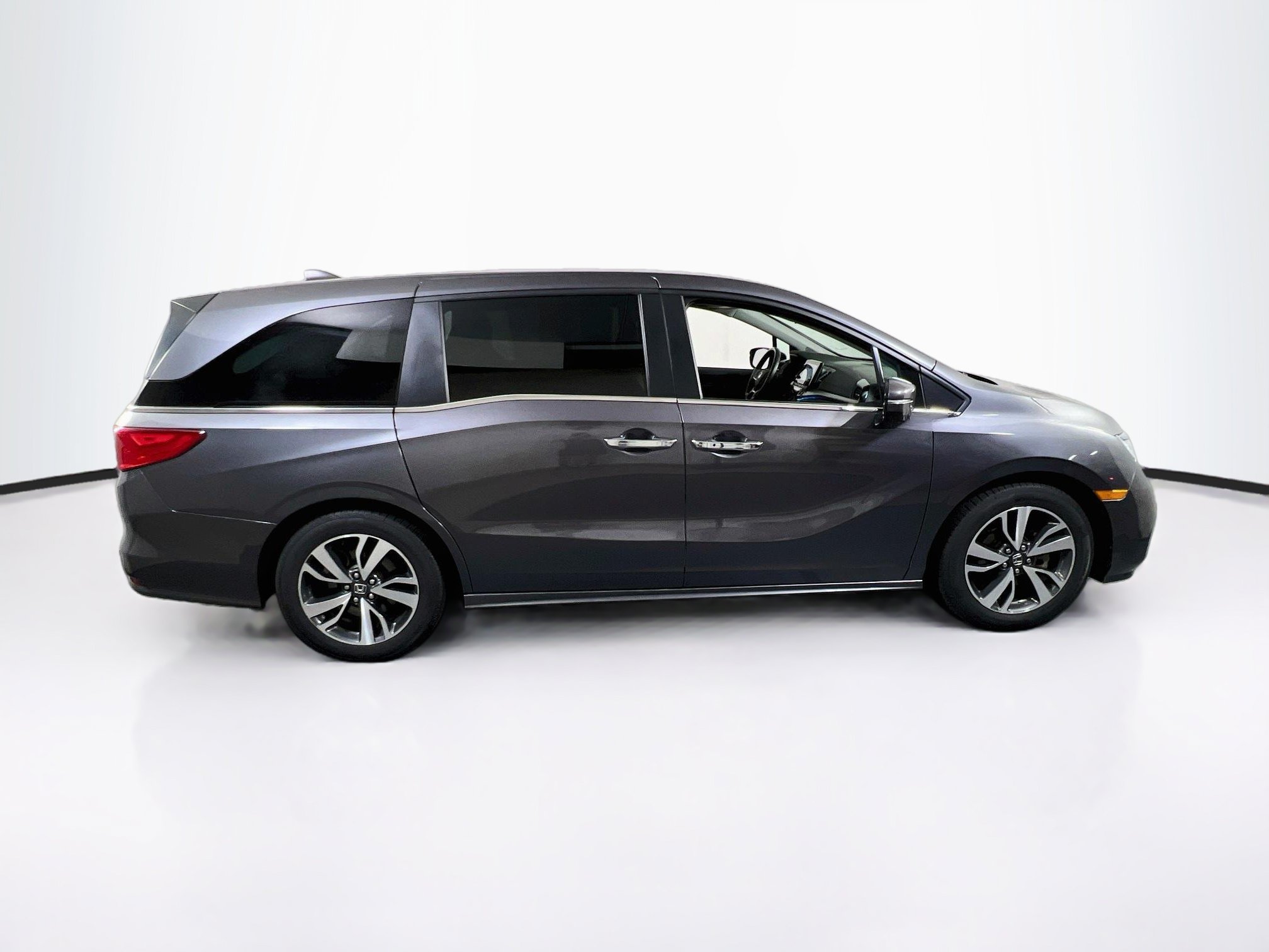 Used 2023 Honda Odyssey Touring image 4
