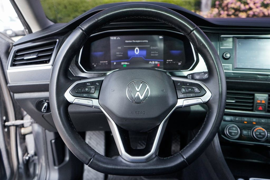 Used 2022 Volkswagen Jetta SE image 20