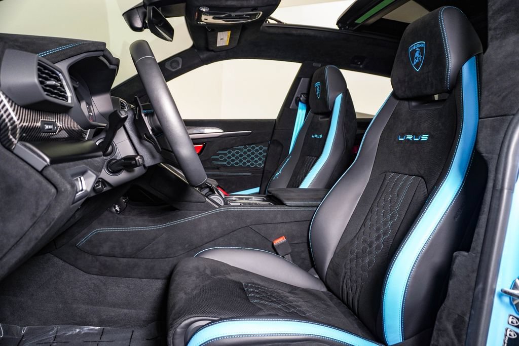 Used 2024 Lamborghini Urus Performante AWD/4WD image 23