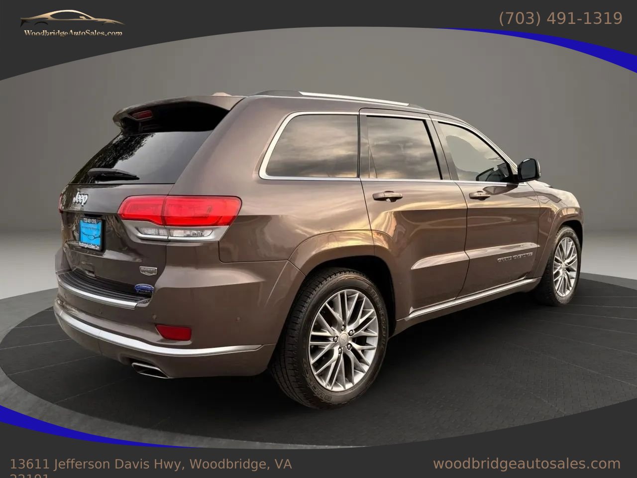 Used 2017 Jeep Grand Cherokee Summit w/ Platinum Series Group AWD/4WD image 4