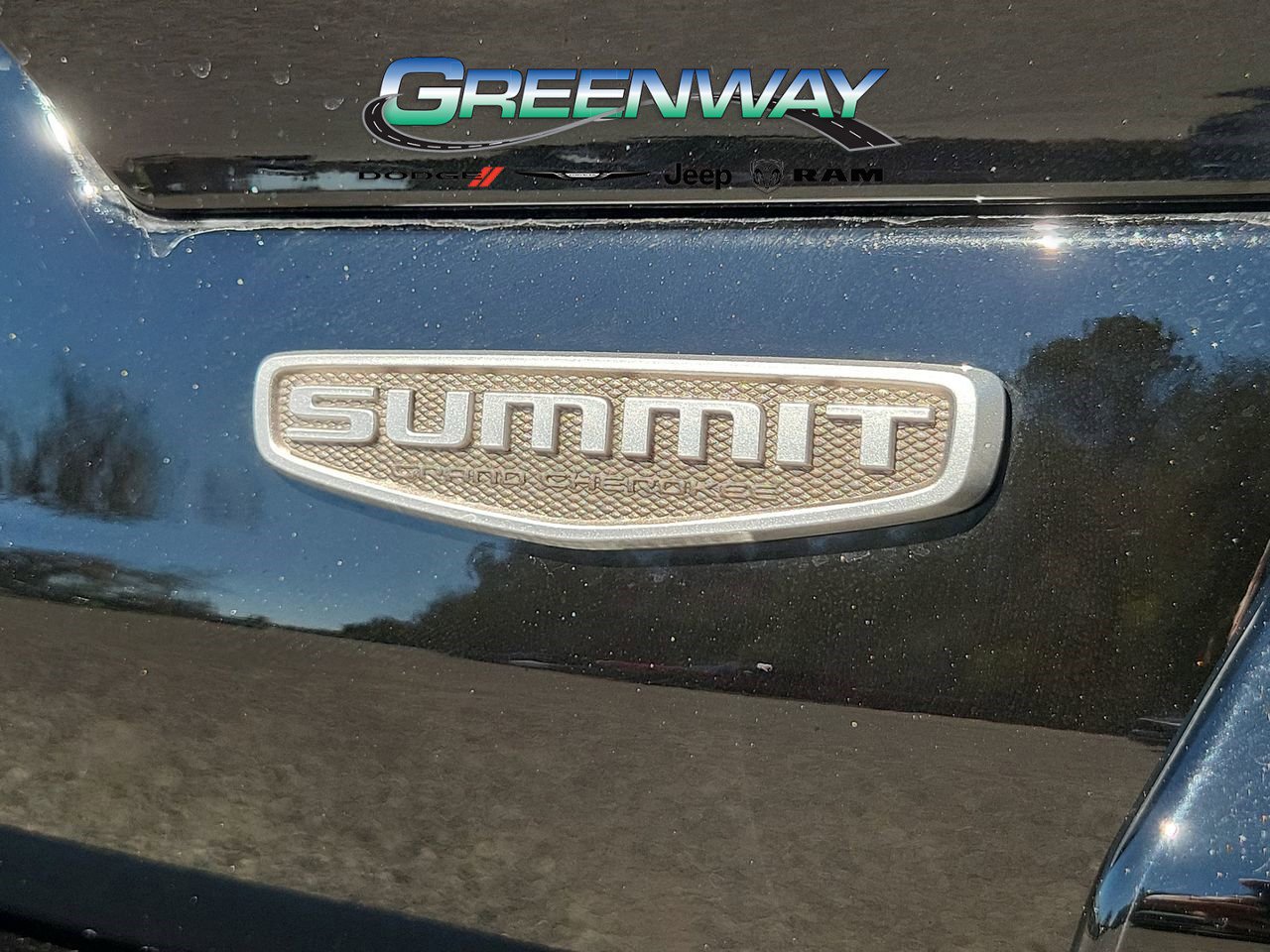 Used 2024 Jeep Grand Cherokee Summit image 9