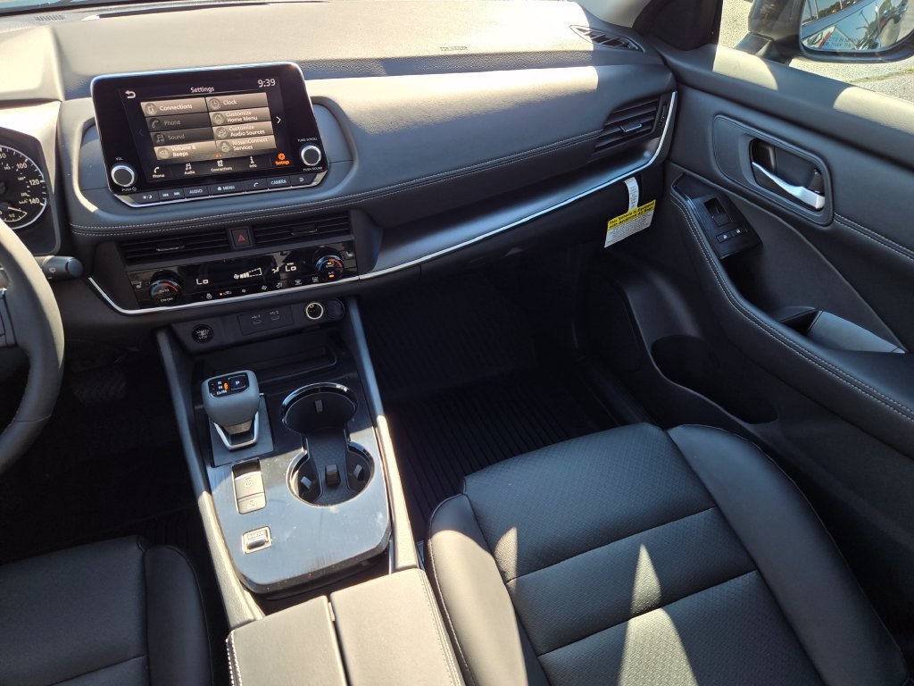 New 2027 Nissan Rogue Dark Armor FWD image 12