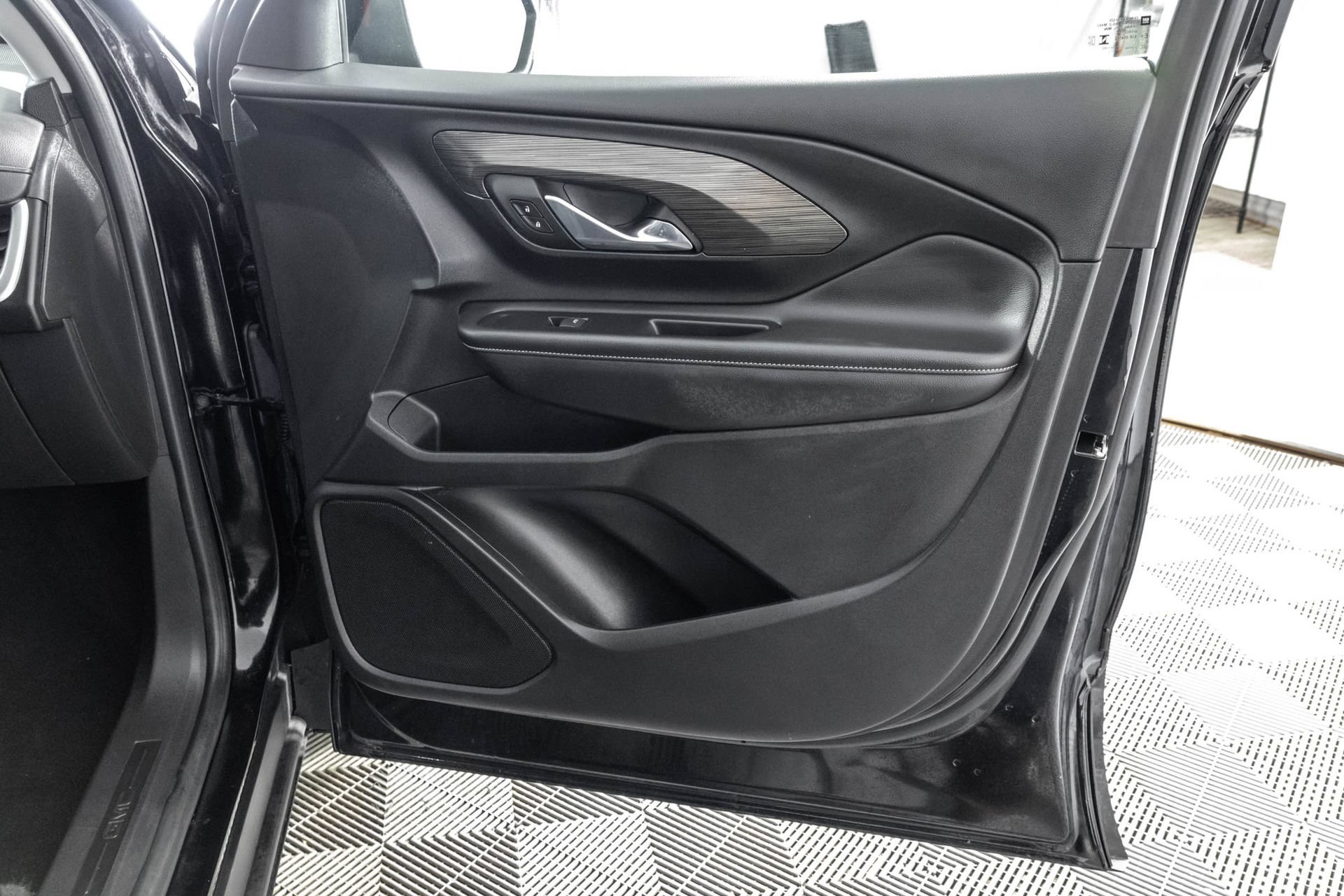 Used 2023 GMC Terrain SLE w/ Driver Convenience Package FWD image 42