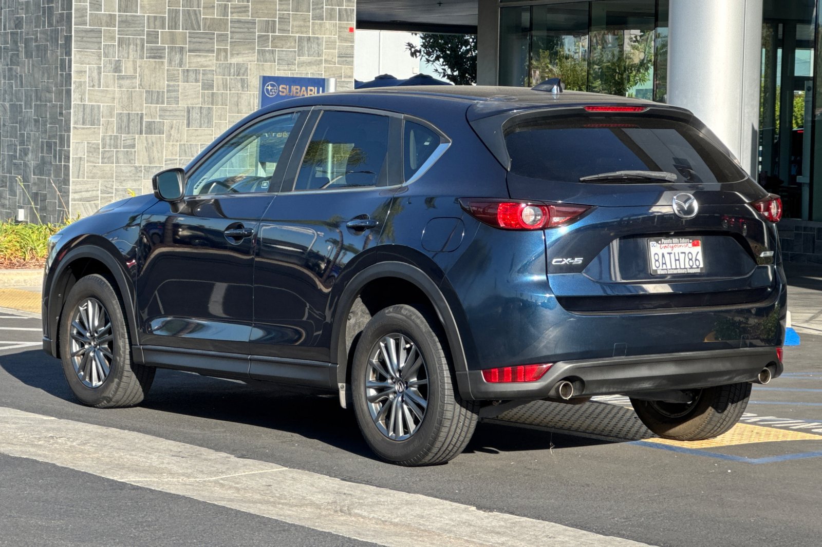 Used 2017 MAZDA CX-5 Touring w/ Preferred Equipment Package FWD image 6
