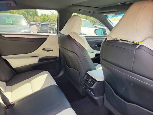 Used 2022 Lexus ES 300h F Sport FWD image 29