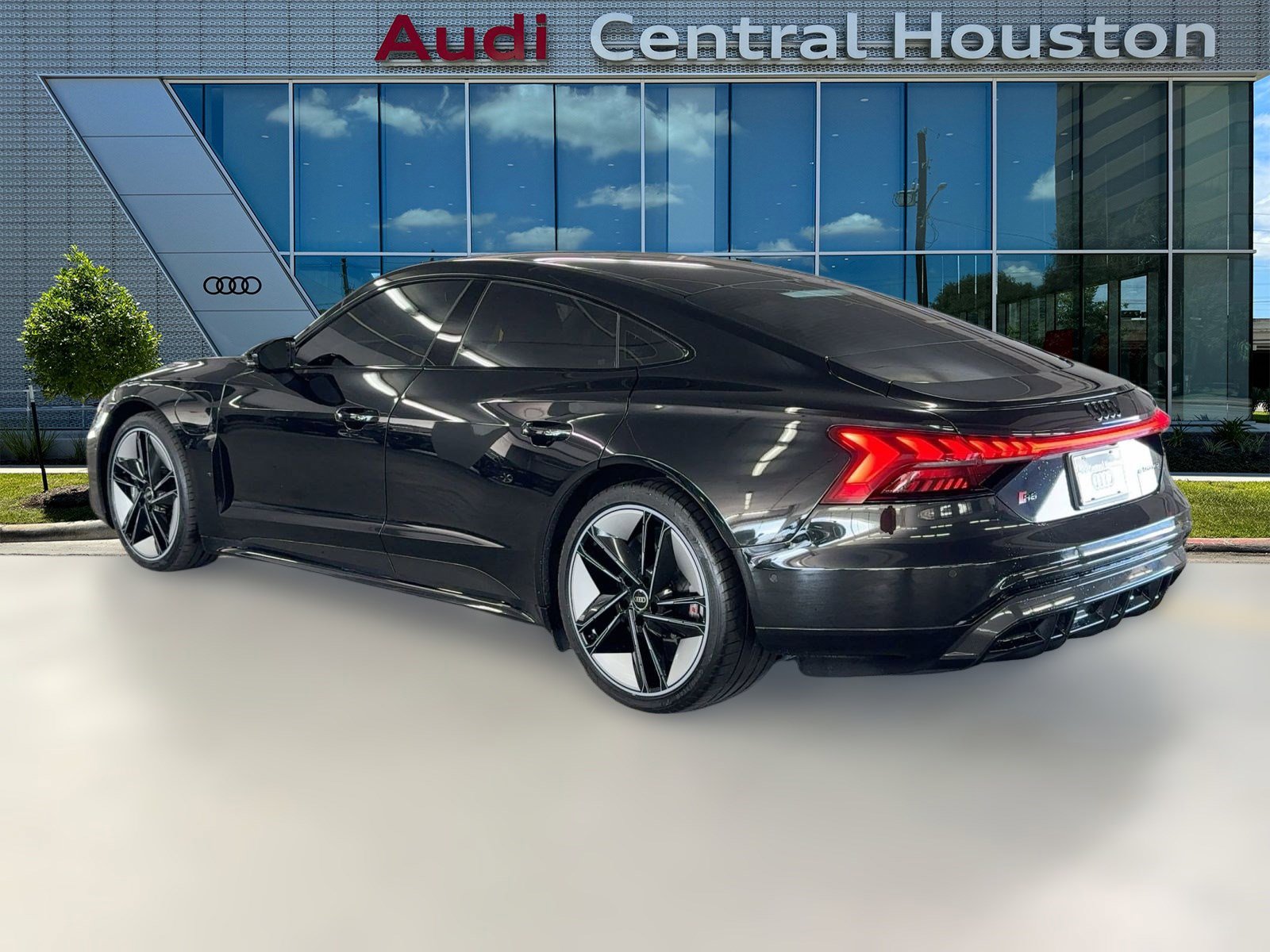 Used 2023 Audi RS e-tron GT w/ Carbon Performance Package image 3