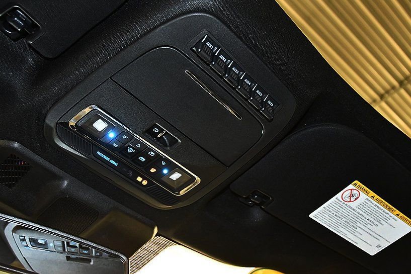 Used 2025 Ford F450 Platinum w/ FX4 Off-Road Package image 27