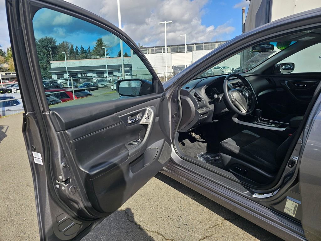Used 2015 Nissan Altima 2.5 S w/ Power Driver Seat Package image 19