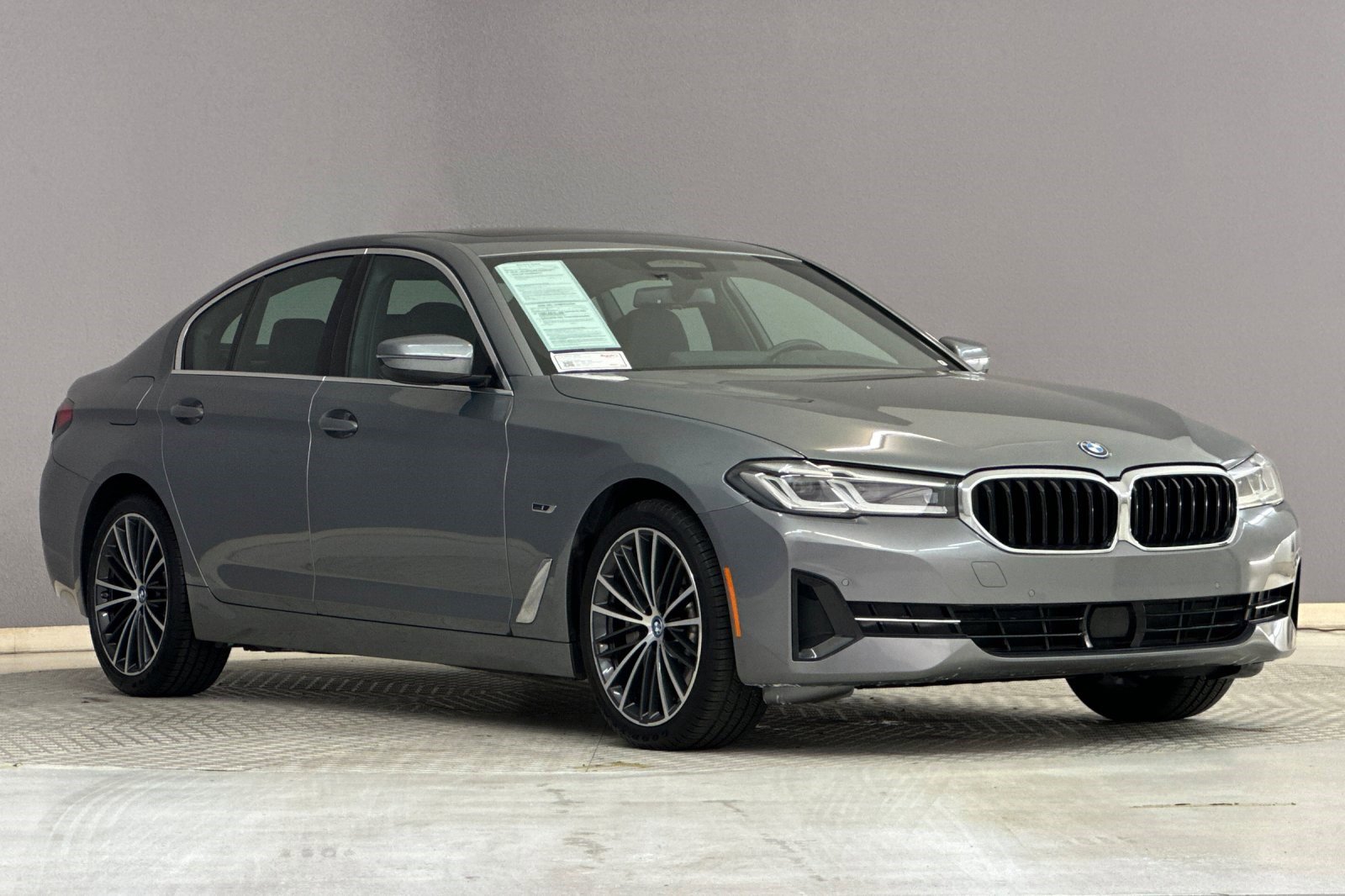 Used 2023 BMW 530e w/ Executive Package RWD image 6