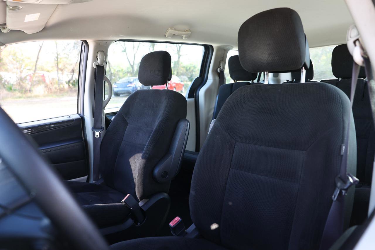 Used 2015 Dodge Grand Caravan American Value Package image 6