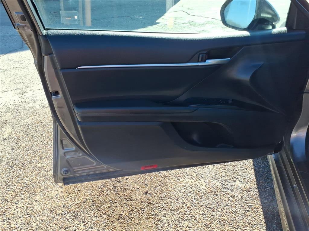 Used 2024 Toyota Camry SE image 17