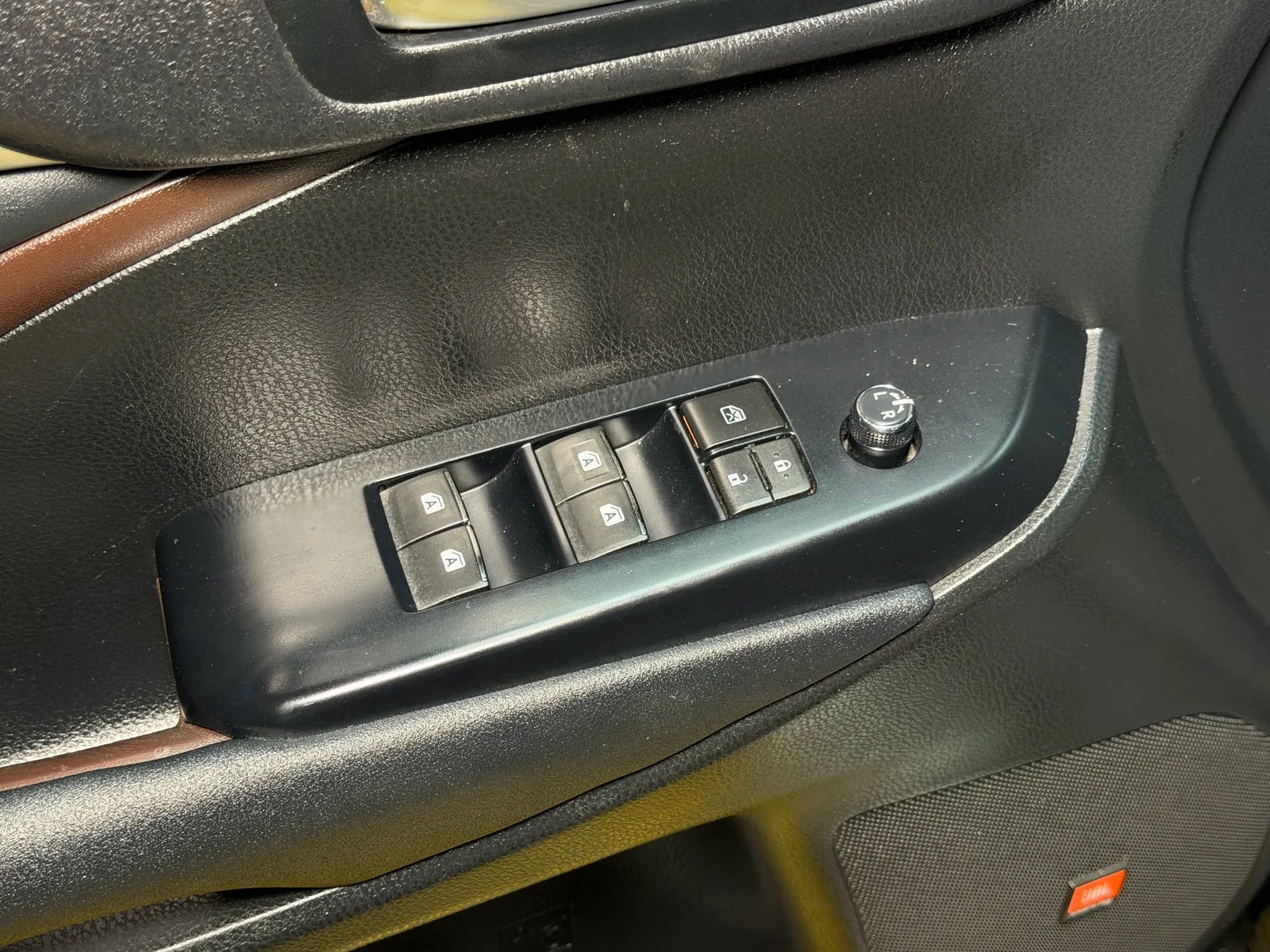 Used 2015 Toyota Highlander Limited Platinum image 35