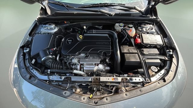 Used 2024 Chevrolet Malibu LT FWD image 32