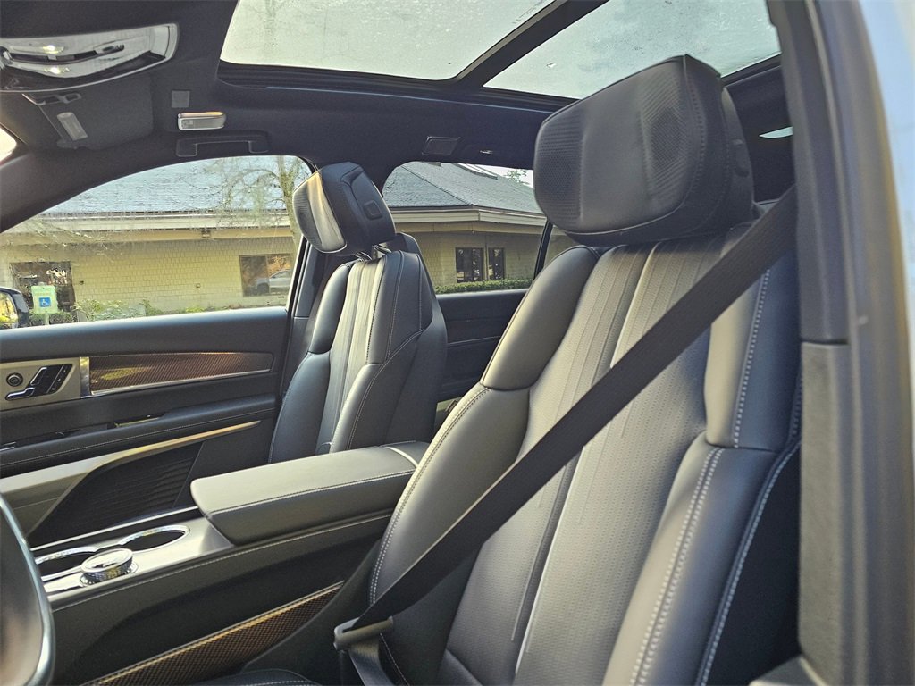 New 2026 Cadillac Vistiq Sport image 17