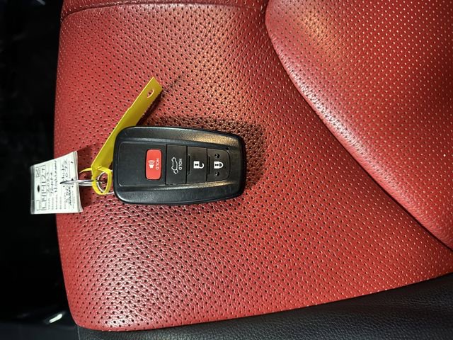 Used 2023 Toyota Highlander XSE image 29