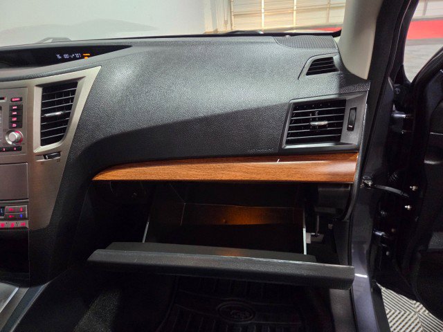 Used 2014 Subaru Outback 2.5i Limited image 37