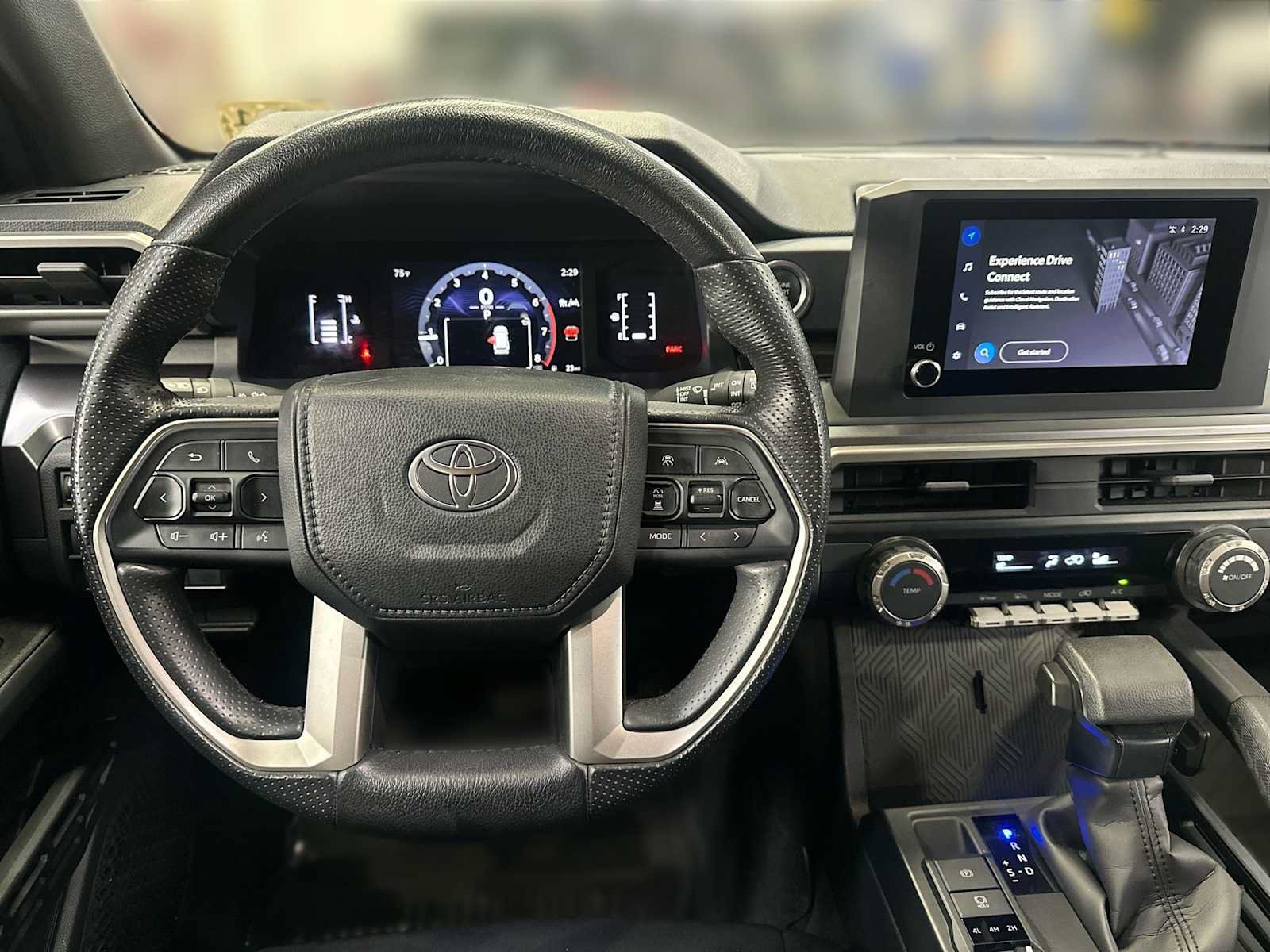Used 2025 Toyota 4Runner SR5 AWD/4WD image 10