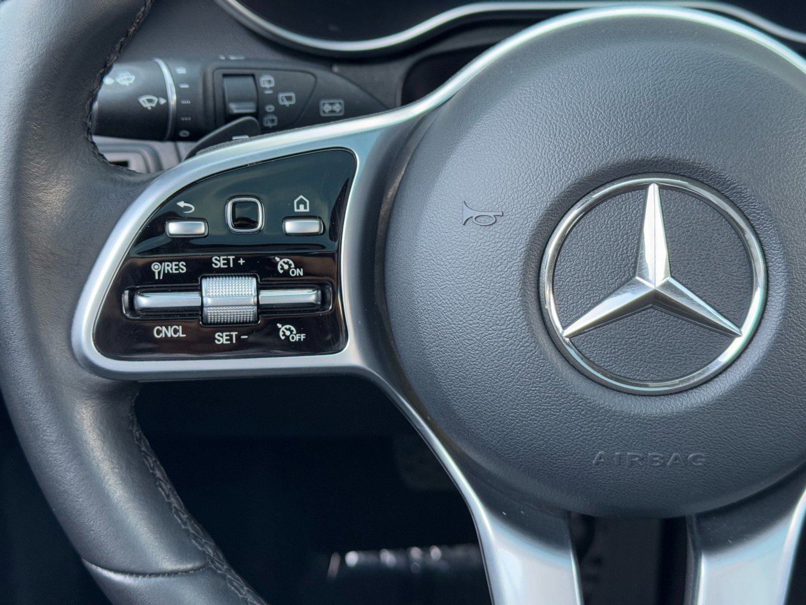 Used 2020 Mercedes-Benz GLC 350e 4MATIC image 22