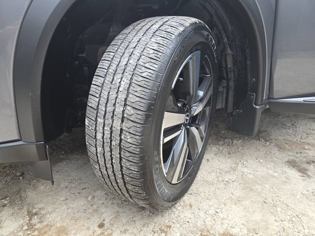 Used 2025 Nissan Rogue SL FWD image 36