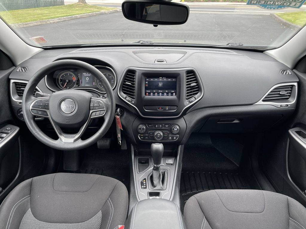 Used 2021 Jeep Cherokee Latitude FWD image 18