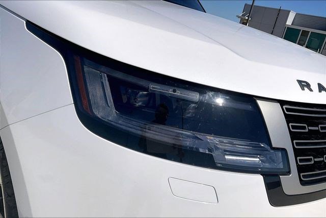 Used 2023 Land Rover Range Rover SE image 35